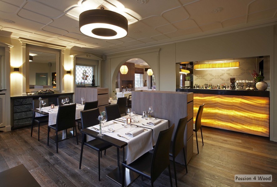 Bistro l' armagnac - Passion 4 Wood - Pendal lighting in wood veneer in restaurant - Donut - Tube3 - Glow
